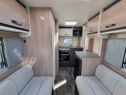 Swift Challenger 390 2026