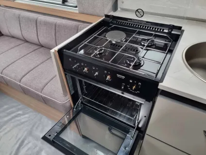 Bailey Phoenix Black Edition 420 2026