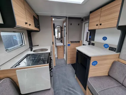 Bailey Phoenix Black Edition 420 2026