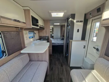 Swift Conqueror Grande 645 2026