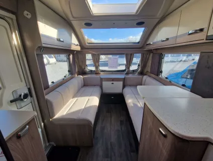 Swift Conqueror Grande 645 2026