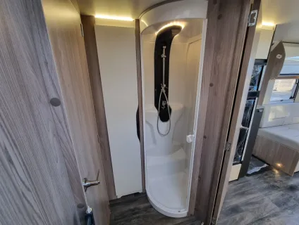 Swift Elegance Grande 835 2026