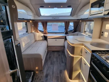 Swift Elegance Grande 835 2026