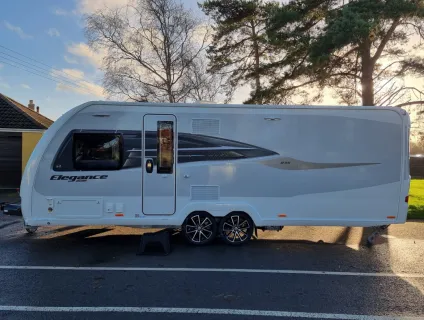 Swift Elegance Grande 835 2026