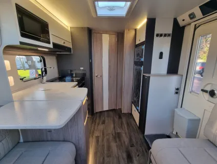 Swift Elegance Grande 835 2026