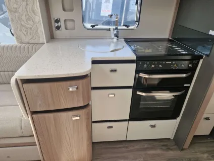 Swift Elegance Grande 845 2026