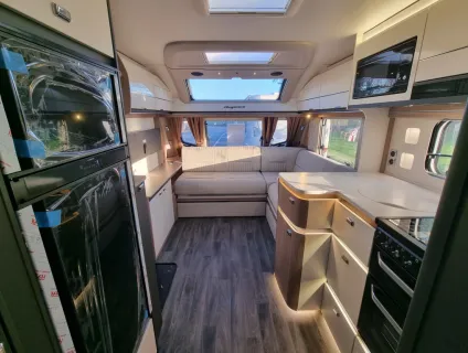 Swift Elegance Grande 860 2026