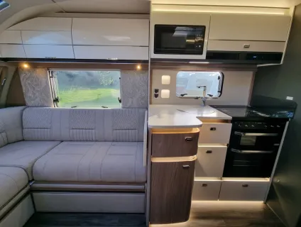 Swift Elegance Grande 860 2026