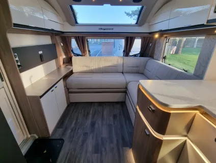 Swift Elegance Grande 860 2026