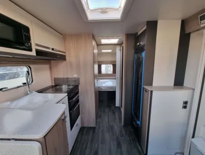 Swift Conqueror Grande 560 L 2026