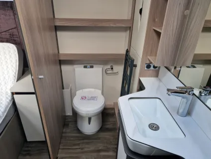 Swift Elegance Grande 845 2024