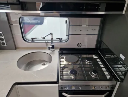 Swift Elegance Grande 845 2024
