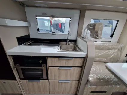 Adria Compact Supreme DL 2025