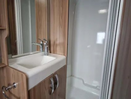 Swift Conqueror 580 2018