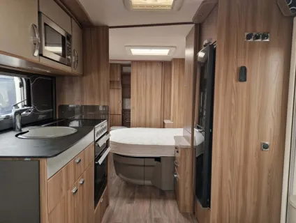 Swift Conqueror 580 2018