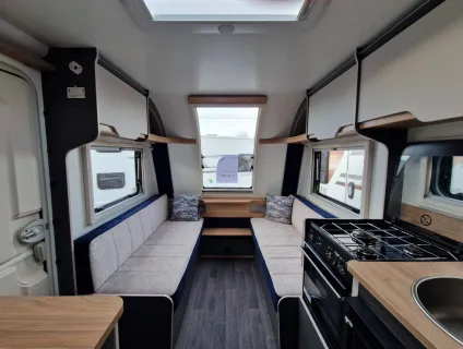 Bailey Discovery Plus D4-4 2024