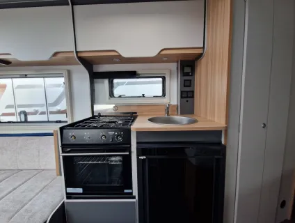 Bailey Discovery Plus D4-4 2024