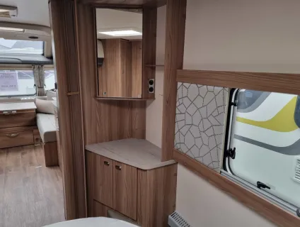 Swift Elegance Grande 845 2022