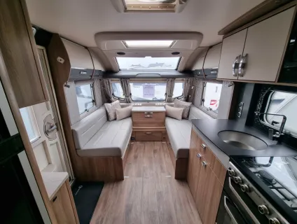Swift Elegance Grande 845 2022