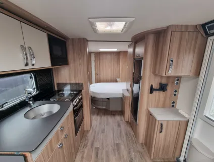 Swift Elegance Grande 845 2022