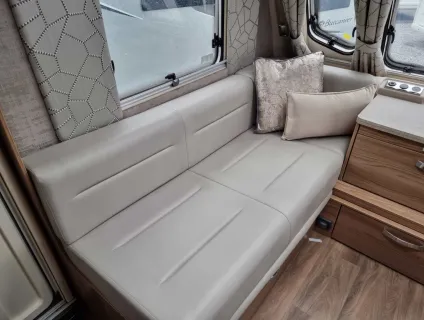 Swift Elegance Grande 845 2022