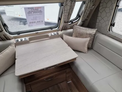 Swift Elegance Grande 845 2022