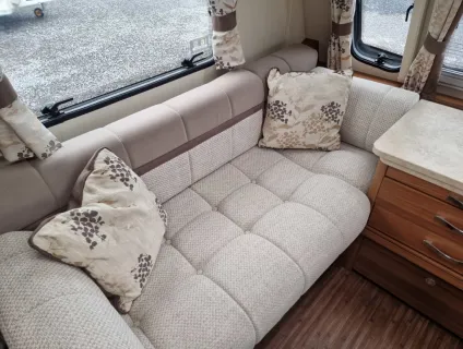 Elddis Affinity 574 2016