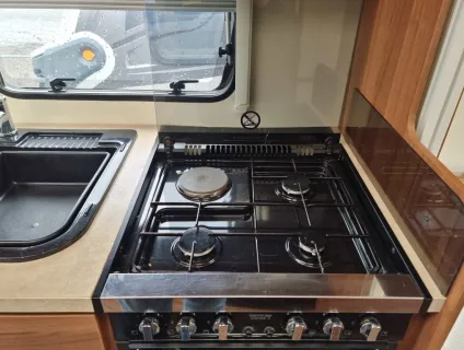 Elddis Affinity 574 2016