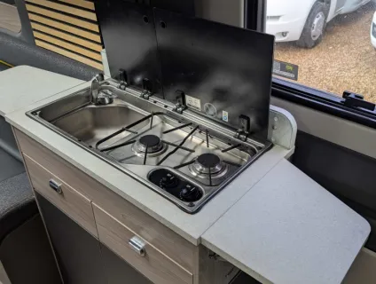 Swift  Trekker 2025