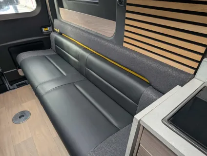 Swift  Trekker 2025