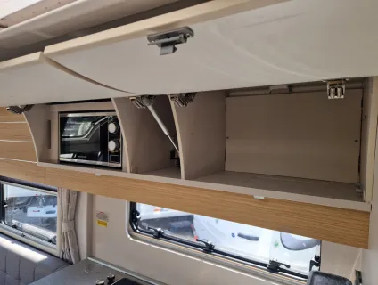 Adria Adora Seine 2022