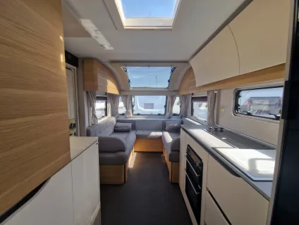 Adria Adora Seine 2022