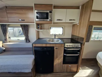 Swift Charisma 840 2021