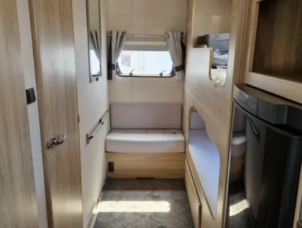 Elddis Avante 866 2018