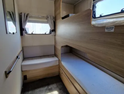 Elddis Avante 866 2018