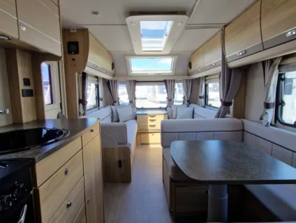 Elddis Avante 866 2018