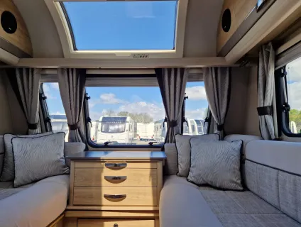 Elddis Avante 866 2018