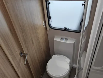 Elddis Avante GTS 482 2017