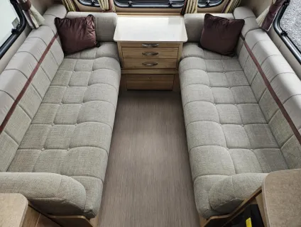 Elddis Avante GTS 482 2017