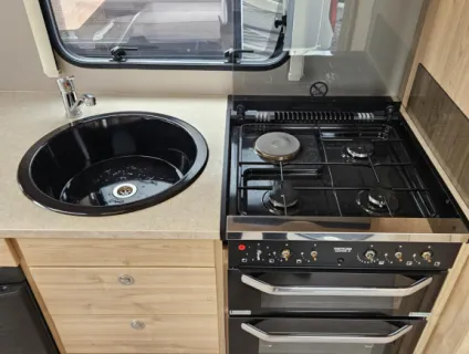 Elddis Avante GTS 482 2017