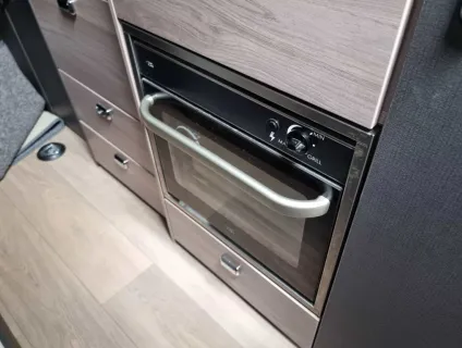 Swift  Trekker X 2024