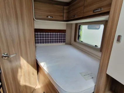 Swift Escape 664 2021