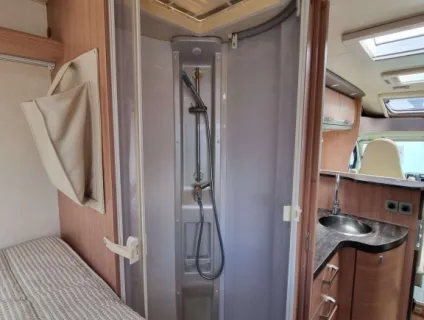 Knaus Sky TI 700 MEG 2012