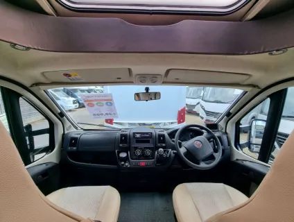 Knaus Sky TI 700 MEG 2012