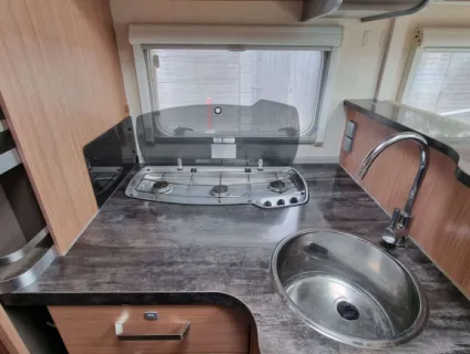 Knaus Sky TI 700 MEG 2012
