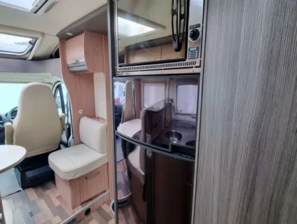Knaus Sky TI 700 MEG 2012