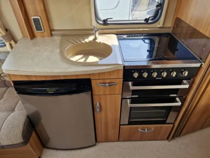 Swift Challenger 570 2011