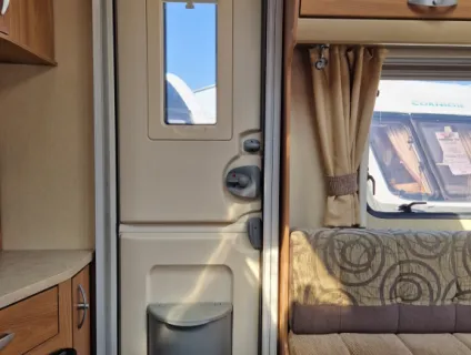 Swift Challenger 570 2011