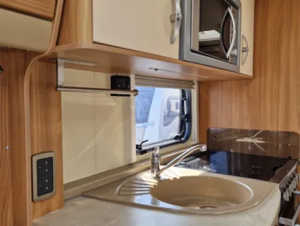 Swift Challenger 570 2011