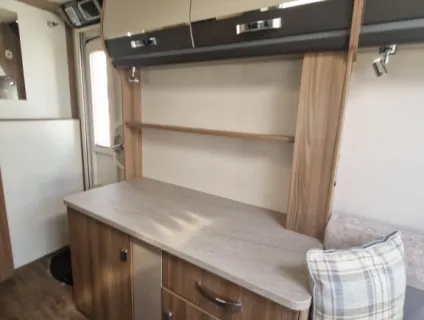 Swift Elegance 480 2021